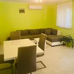 Marta Apartment *